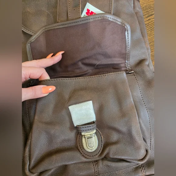 Vintage Marlboro Unlimited Gear- Leather / Cowhide Backpack - Picture 15 of 15